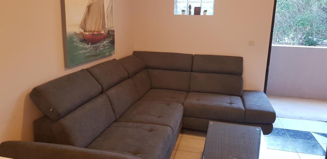Apartments Miranda Каприе Екстериор снимка